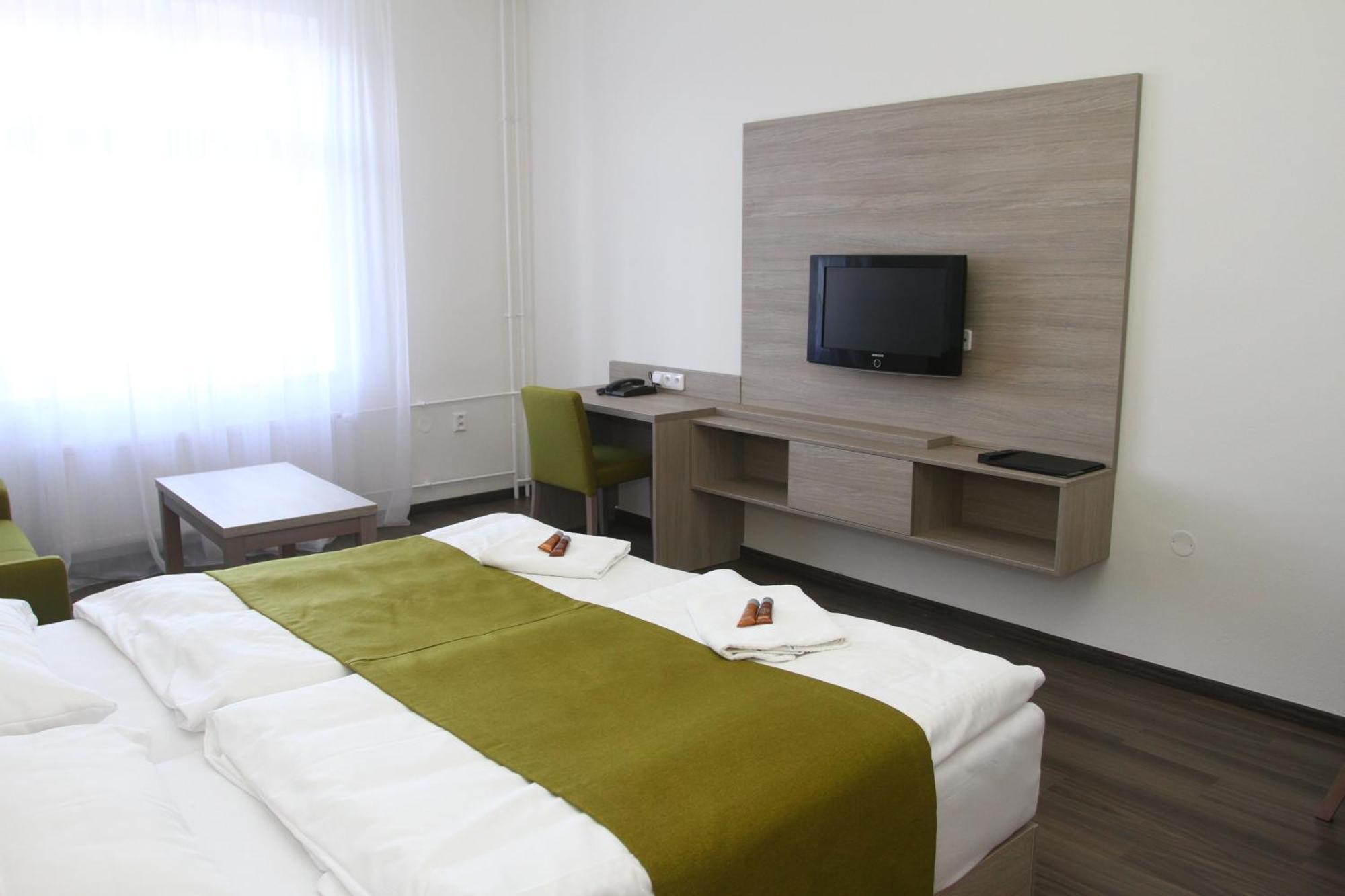 Hotel Palac Elektra ออสตราวา ภายนอก รูปภาพ