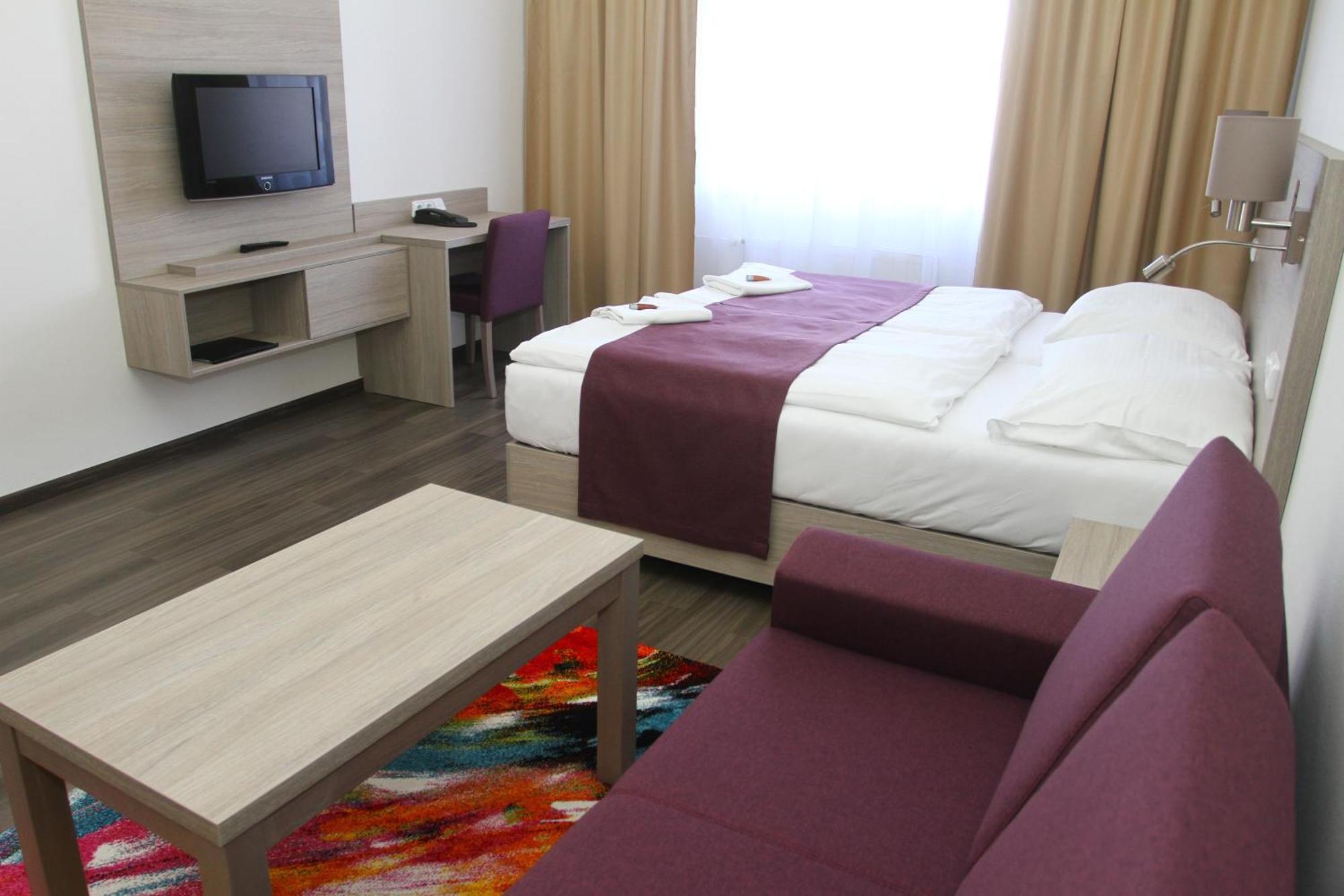 Hotel Palac Elektra ออสตราวา ภายนอก รูปภาพ