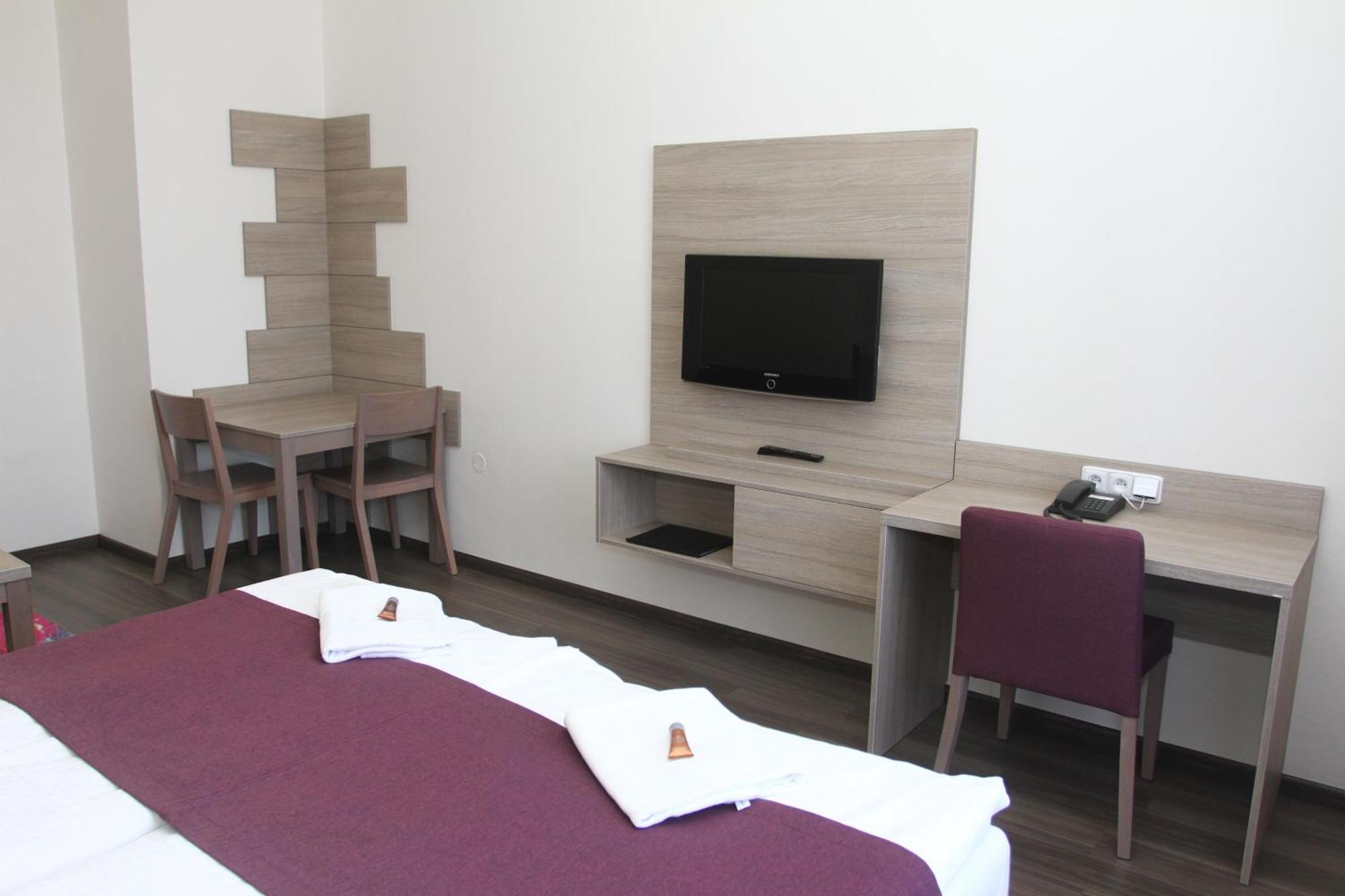 Hotel Palac Elektra ออสตราวา ภายนอก รูปภาพ